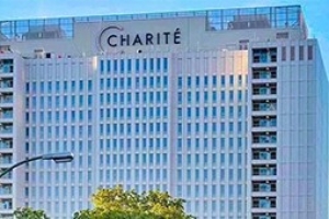 創(chuàng)下最多國(guó)際著名骨科大師在華手術(shù)直播紀(jì)錄，邀您見(jiàn)證中國(guó)骨科傳奇