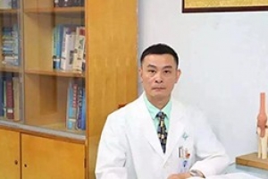 仁醫(yī)人物| 林毅忠：低頭拾貝書千卷，移足抖身醫(yī)我頭