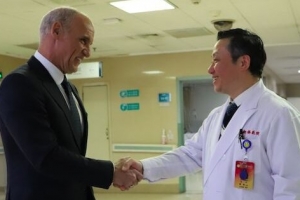 Prof. Zhou Yue, the world renowned minimally invasive spine expert