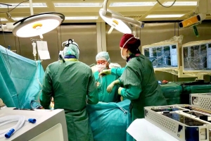 Linking of the East and the West! Two outstanding Orthopaedic Surgeons are on their visit to the University Medical Center G?ttingen, Germany